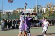 bsports体育-篮球比赛中球员饱含激情，演绎技艺精湛