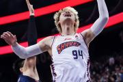 bsports体育-亚洲篮球巨星在季后赛中大放异彩