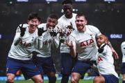 bsports体育-曼城客场大胜晋级，领跑小组