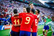 bsports体育-西班牙篮球巨星在比赛中攻陷对手