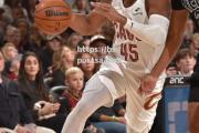 bsports体育-骑士全队合力击败篮网，势不可挡