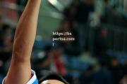 bsports体育-球场上的篮球对抗成为体育迷瞩目焦点