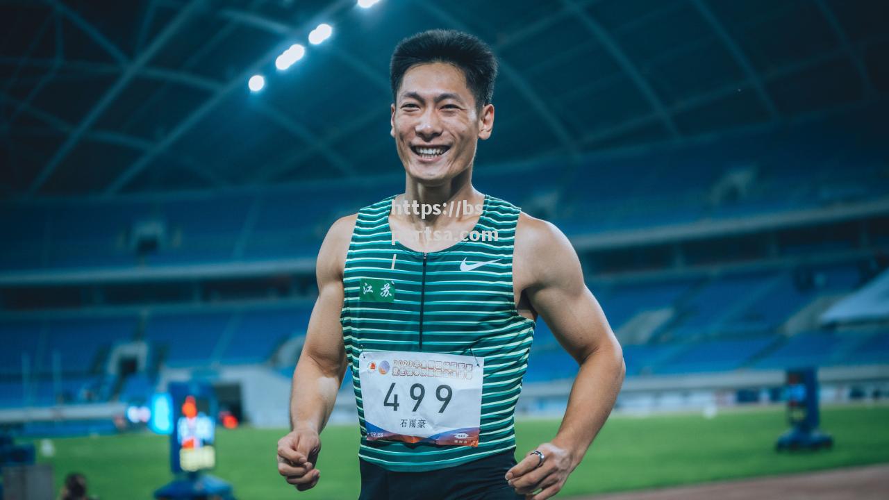 加拿大田径明星飞速冲刺，登上领奖台