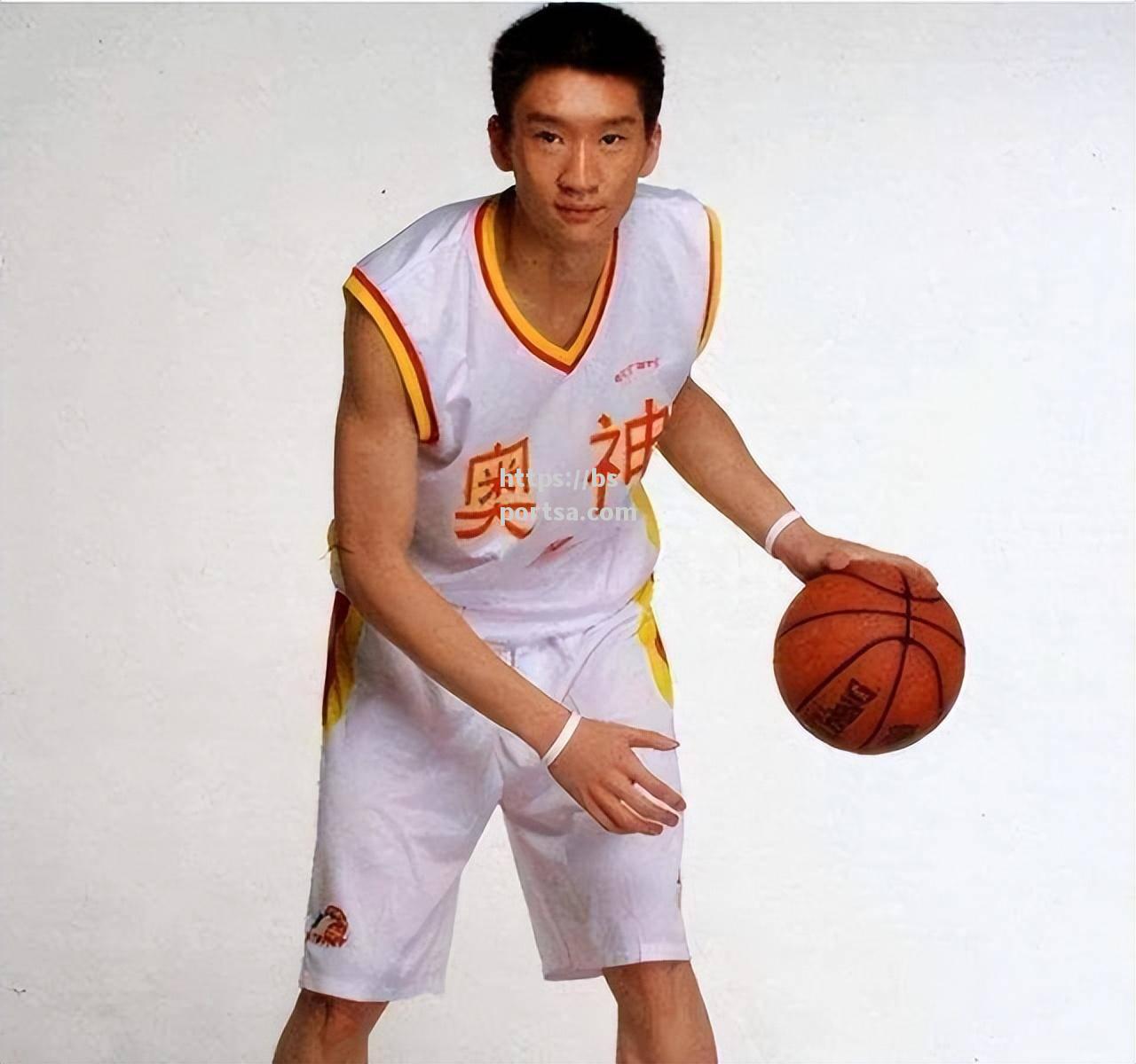 顶级男篮锋芒毕露谁能称霸篮球赛场？